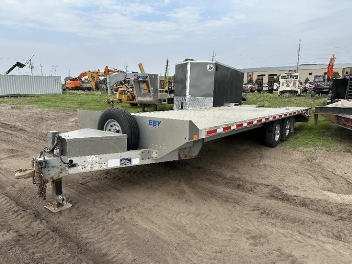 Deckover Trailers - Versatility for Larger Loads and Jobsite Needs
